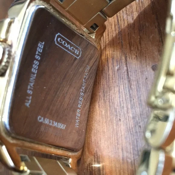 Coach watch for ladies - Picture 2 of 4